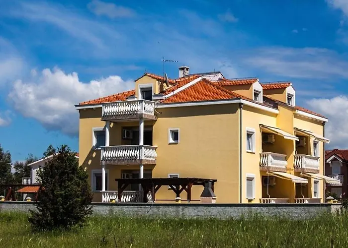 In Zadar With Terrace, Air Conditioning, Wifi, Washing Machine 4141-2 * Zaton (Zadar)